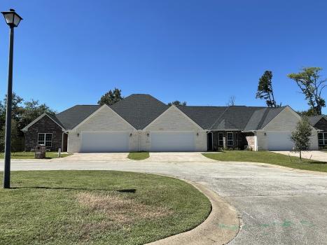 Triplex- 6221 Ashton Cove